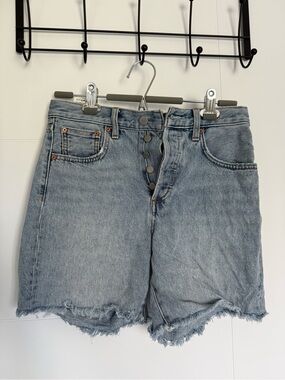 Aritzia Denim Forum the Yoko Mid Thigh Denim Shorts Light Wash